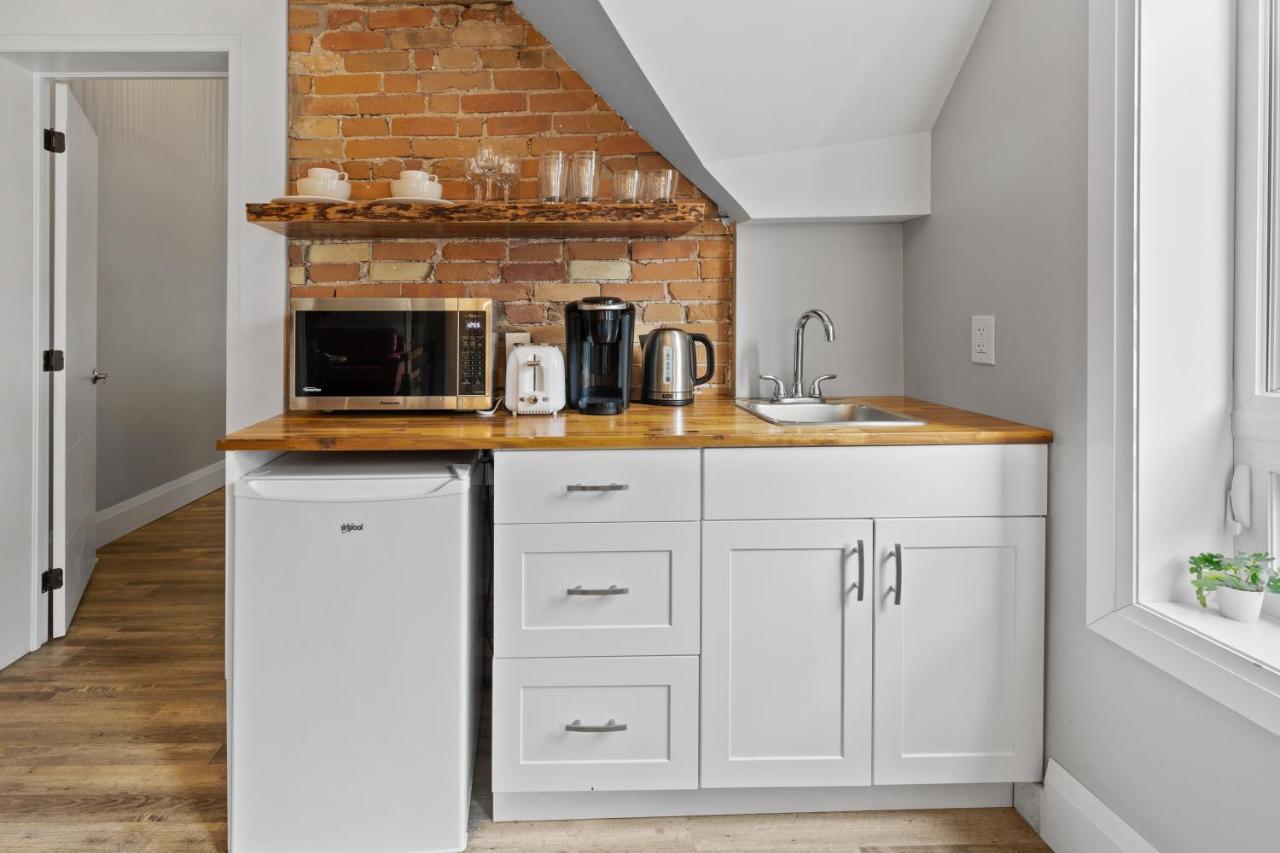 Entire 1 Bedroom Apartment Across From Google - Br5 Китченер Экстерьер фото
